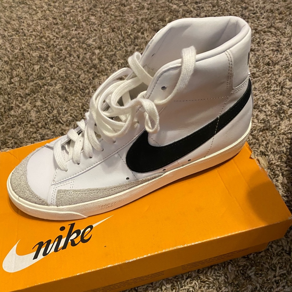 Vintage Nike Sneakers